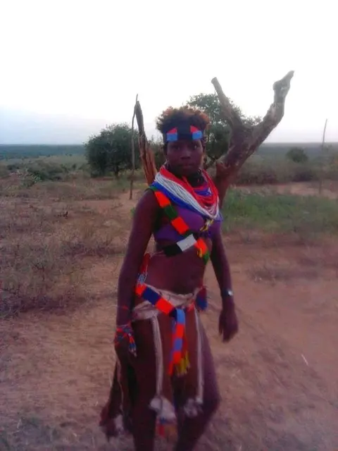 kara anza/የካራ ልጃገረድ /kara girl or girl hood